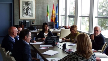 La Junta de Extremadura y las diputaciones de Badajoz y de Cáceres perfilan el Plan de Empleo Social