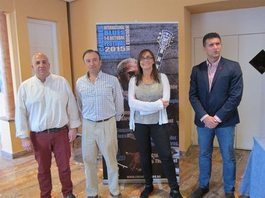 El VI Festival de Blues de Cáceres presenta en la plaza de Santa María su edición más internacional