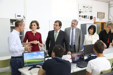 La Reina Letizia resalta que la FP es 'uno de los pilares esenciales de un modelo económico de éxito'
