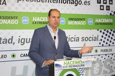 El PP extremeño cree que Vara 'se ha metido en un jardín' por su iniciativa de 'una persona, un cargo'