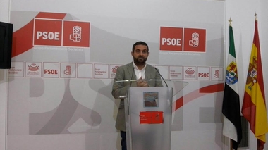 El PSOE asegura que suprimirá el canon del agua 'nada más solucionar el desaguisado que ha creado el anterior gobierno en las cuentas de la región'