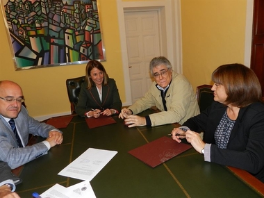 El Ayuntamiento de Cáceres cede la antigua sede del Ateneo a la asociación Aspainca por diez años