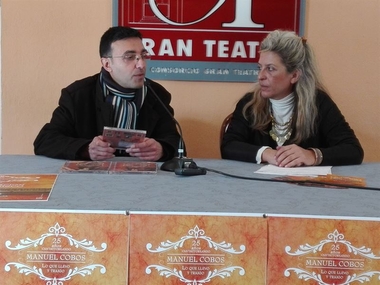 El cantautor Manuel Cobos presenta su nuevo disco este domingo en el Gran Teatro de Cáceres
