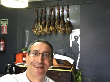 Jamón Ibérico de Bellota, vino de pitarra y un gran lugar: Montánchez