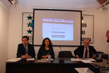 Representantes de la región portuguesa de Aveiro se interesan por el trabajo del OAR de la Diputación de Badajoz