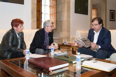 El director del Consorcio de la Ciudad Monumental de Mérida traslada a Vara proyectos que la institución tiene en marcha