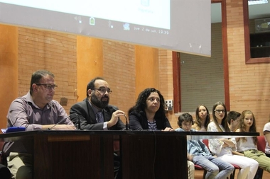 El IES 'Albarregas' de Mérida celebra su 25 aniversario con actuaciones musicales y la presentación de un libro
