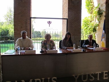 Religión, sociedad secular y violencia, a debate en los 