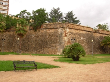 El Ayuntamiento de Badajoz organiza una visita guiada para niños a los baluartes de la muralla pacense este sábado