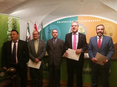 La UEx y la empresa Tambo de Cáceres crean un programa de becas para impulsar el talento de jóvenes emprendedores