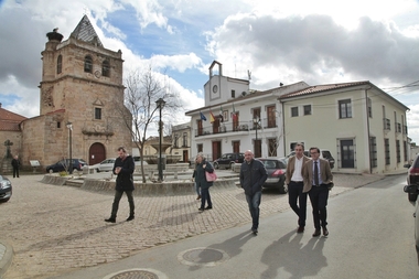 Gallardo visita Puebla de Obando y Mirandilla para conocer las obras realizadas con el apoyo de la diputación
