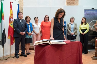Olga García toma posesión de su cargo como consejera de Economía e Infraestructuras