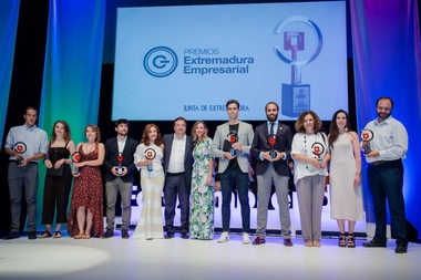 El presidente de la Junta de Extremadura asiste a la entrega de la I edición de los Premios Extremadura Empresarial en Mérida