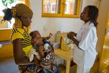 20 empresas extremeñas consiguen inmunizar a 11.964 niños en África y Latinoamérica 