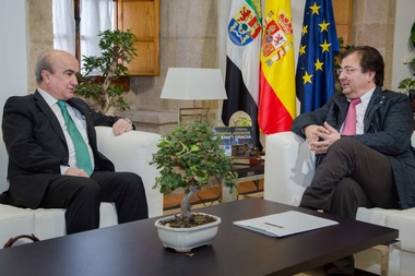 Guillermo Fernández Vara se reúne con el secretario general de la Organización de Estados Iberoamericanos para la Educación, la Ciencia y la Cultura