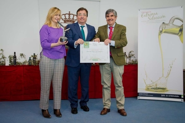 Fernández Vara resalta el esfuerzo y el trabajo de los productores de aceite de oliva para lograr productos de calidad