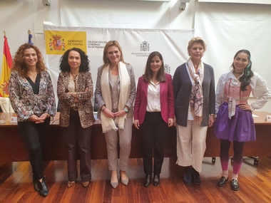 Gil Rosiña asiste en Badajoz a la mesa redonda Mujeres con Meta, con motivo del Día Internacional de la Mujer