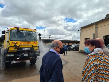  Begoña García visita el COR del Infoex, que ha recepcionado nuevos vehículos