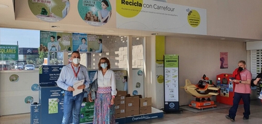 Carrefour Mérida y el Ayuntamiento establecerán líneas de acción conjuntas en materia de reciclaje