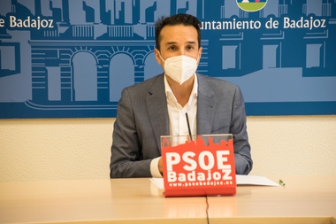 Cabezas afirma que “la derecha municipal ha decepcionado a Badajoz”