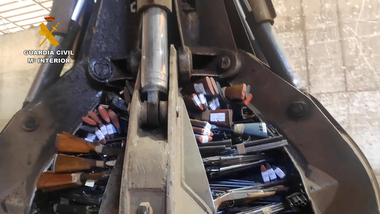 La Guardia Civil de Cáceres destruye 1.275 armas que tenía en depósito por diferentes motivos