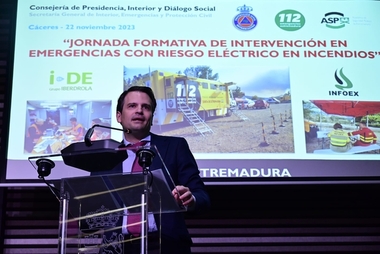 Abel Bautista inaugura las jornadas formativas de intervención en emergencias con riesgo eléctrico en incendios forestales