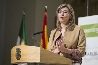 El Gobierno de Extremadura amplía el plazo y reduce los trámites para que las mujeres mayores de 75 años soliciten la paga anual de 300 euros